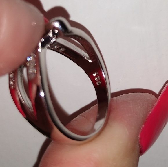 NWT WHITE SAPPHIRE HEART RING - Picture 8 of 8